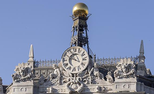 Reloj de torre del chaflán de Cibeles. Marcando la hora oficial del Banco de España desde 1891