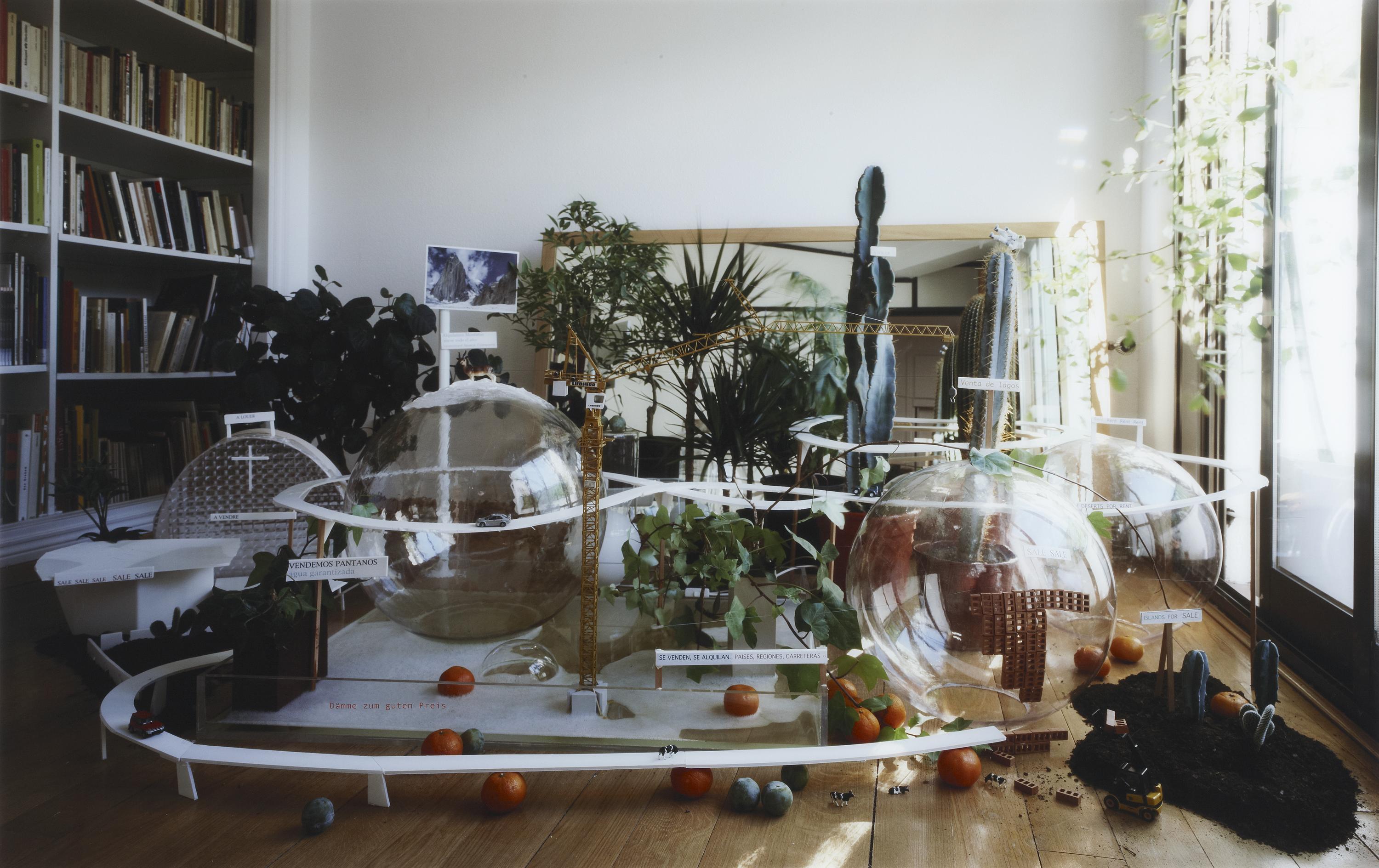 Se alquilan, se venden, países, regiones, carreteras… [Countries, Regions, Roads For Sale or Rent…]