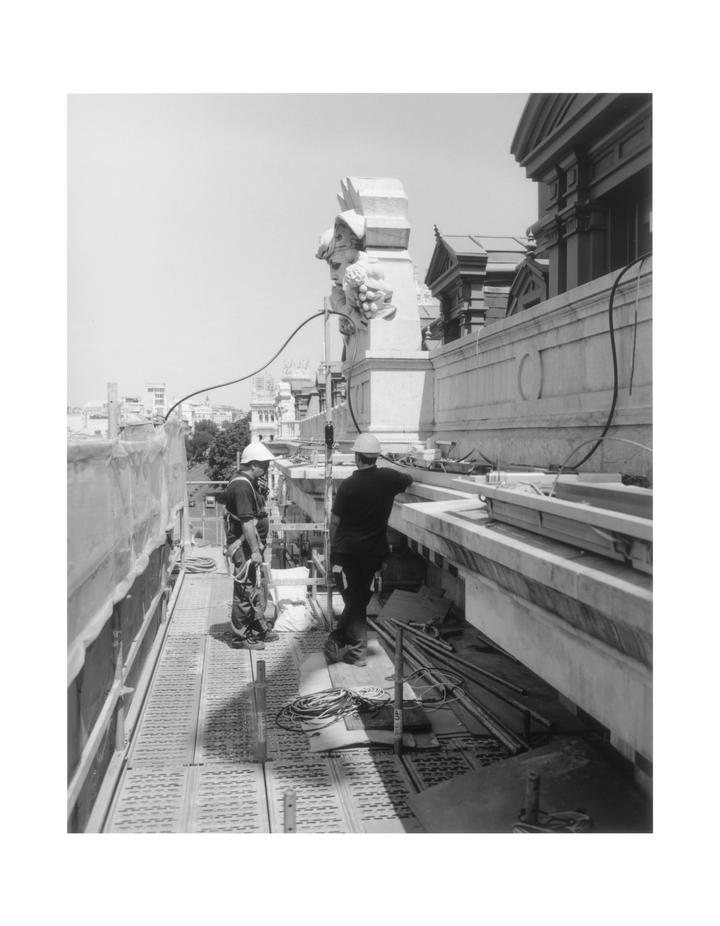 Restauración [Restoration]