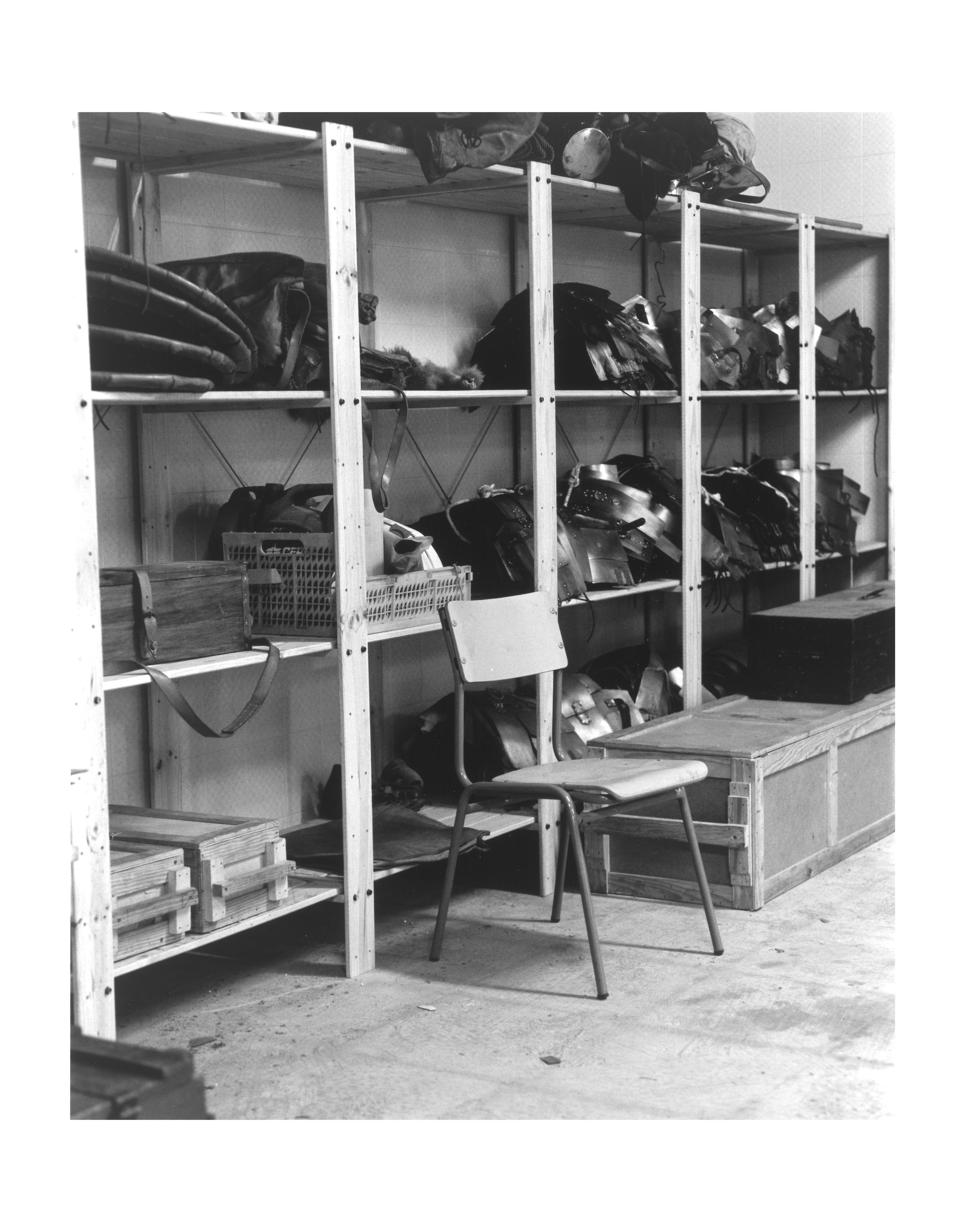 Estantería con «loricas», taller de Enric Seritjol, Projecte Phoenix, Riera de Gaià, 6 octubre, 2007 [Shelf with loricae at Enric Seritjol's Workshop, Projecte Phoenix, Riera de Gaià, 6 October 2007]