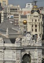 Reloj de torre y campanas [Turret clock]