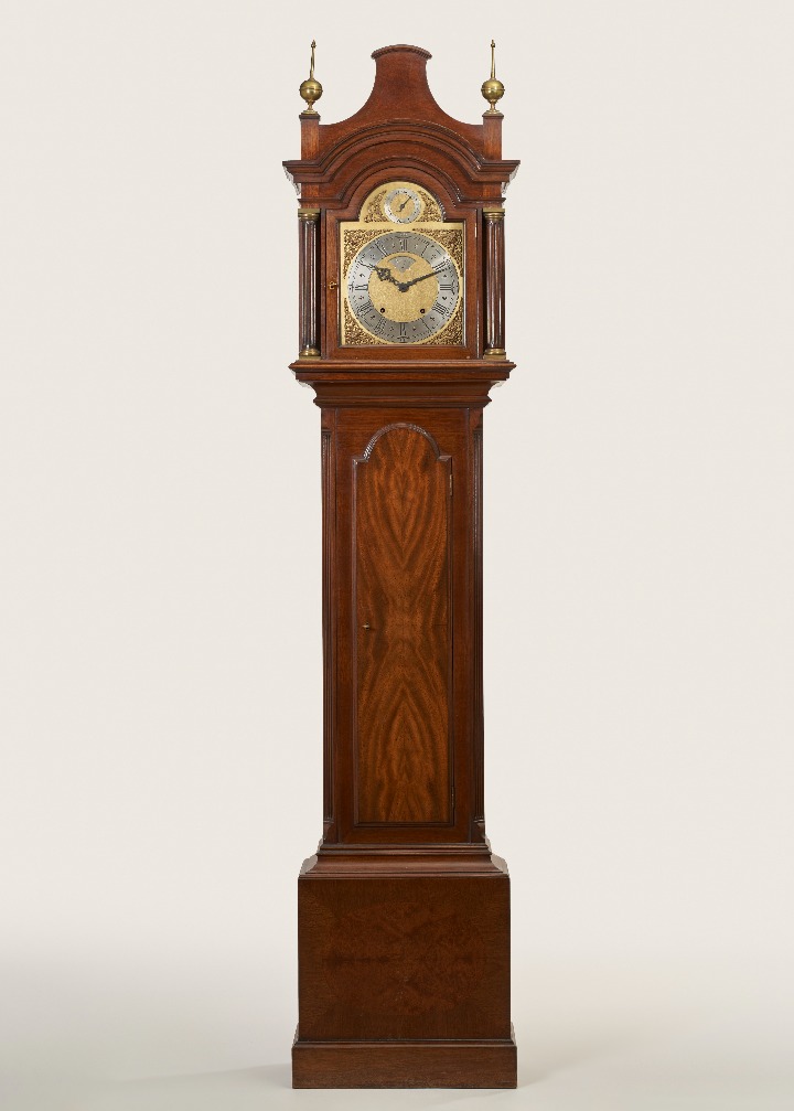 Reloj de caja alta