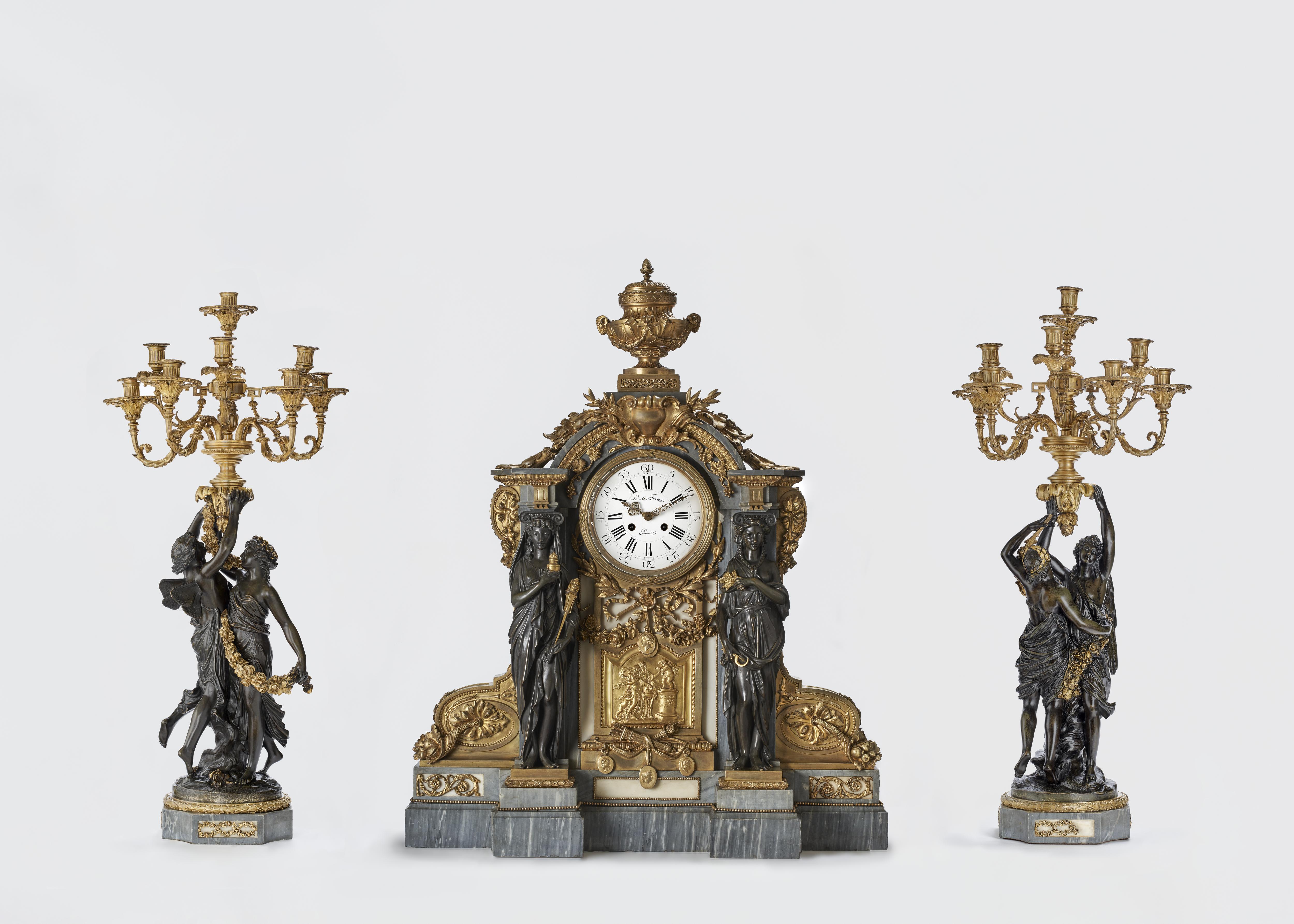 Reloj de sobremesa con guarnición [Mantel Clock and Garniture]