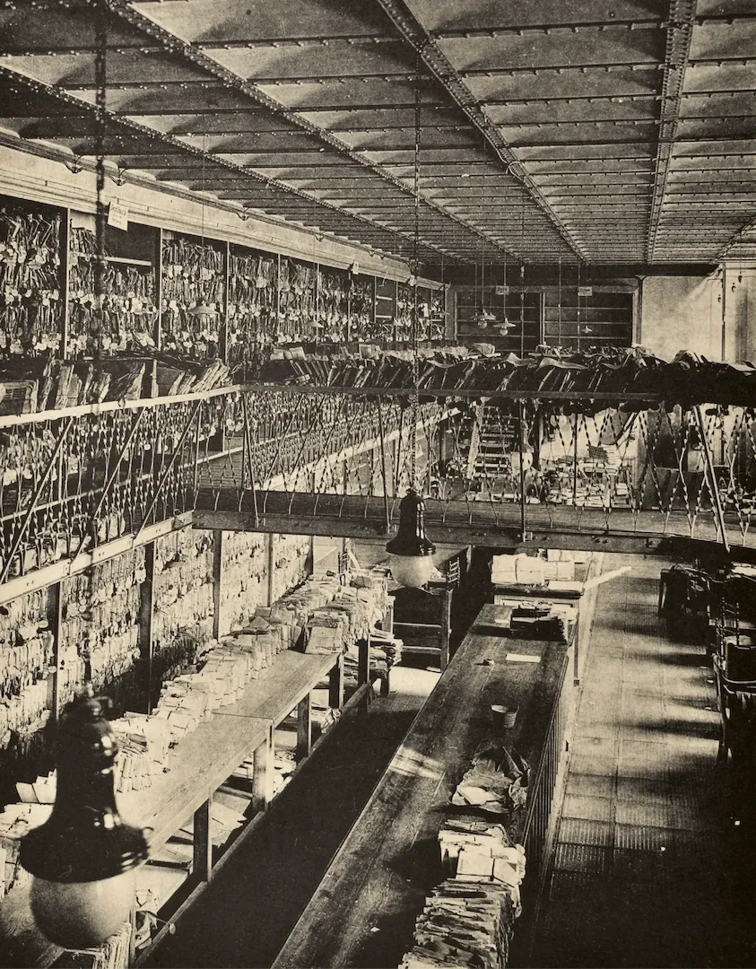 Madrid. Caja de Valores, actual Archivo Histórico, del edificio del Banco de España. 1924. Fotógrafo (probable): Juan Aguilera Fernández. Fototipo.