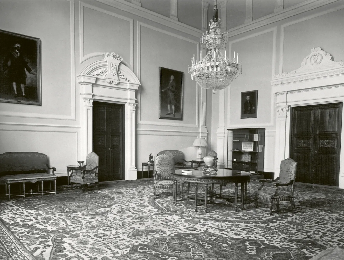 Madrid. Salón de Comisiones, en la actualidad de la Comisión Ejecutiva, del edificio del Banco de España. Post. 1940. Fotógrafo: desconocido. Positivo. Plata en gelatina. N.º inv. 1058.