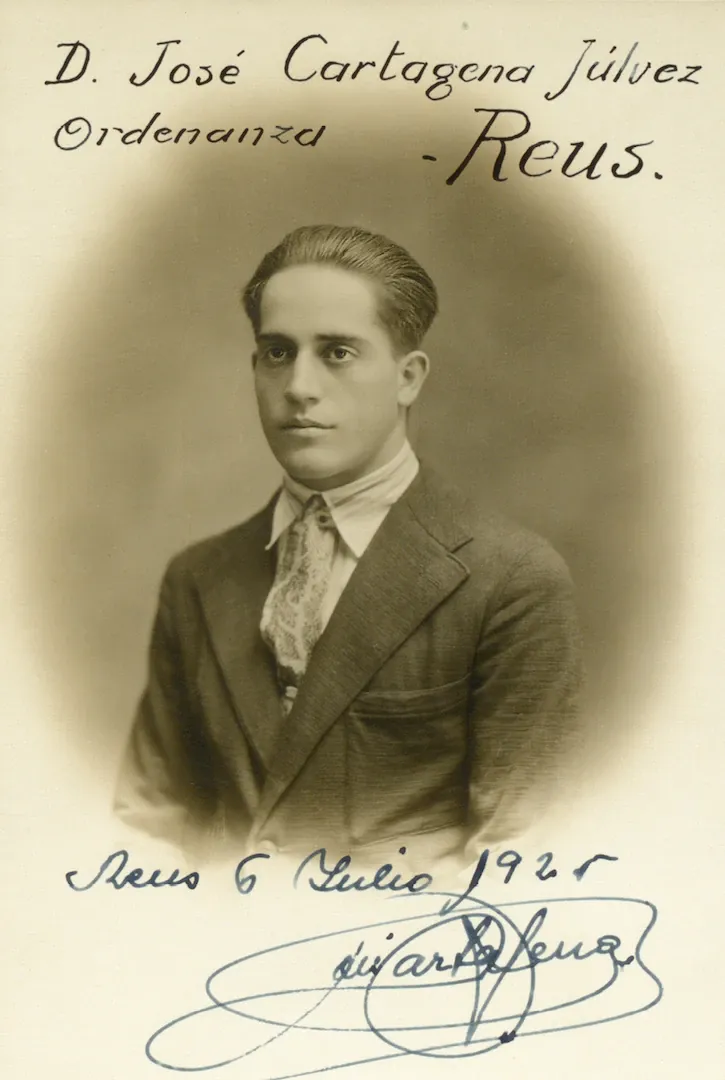 José Cartagena Júlvez. Ordenanza. Sucursal de Reus. 1925. Fotógrafo: desconocido. Positivo. Plata en gelatina. N.º inv. 6267.