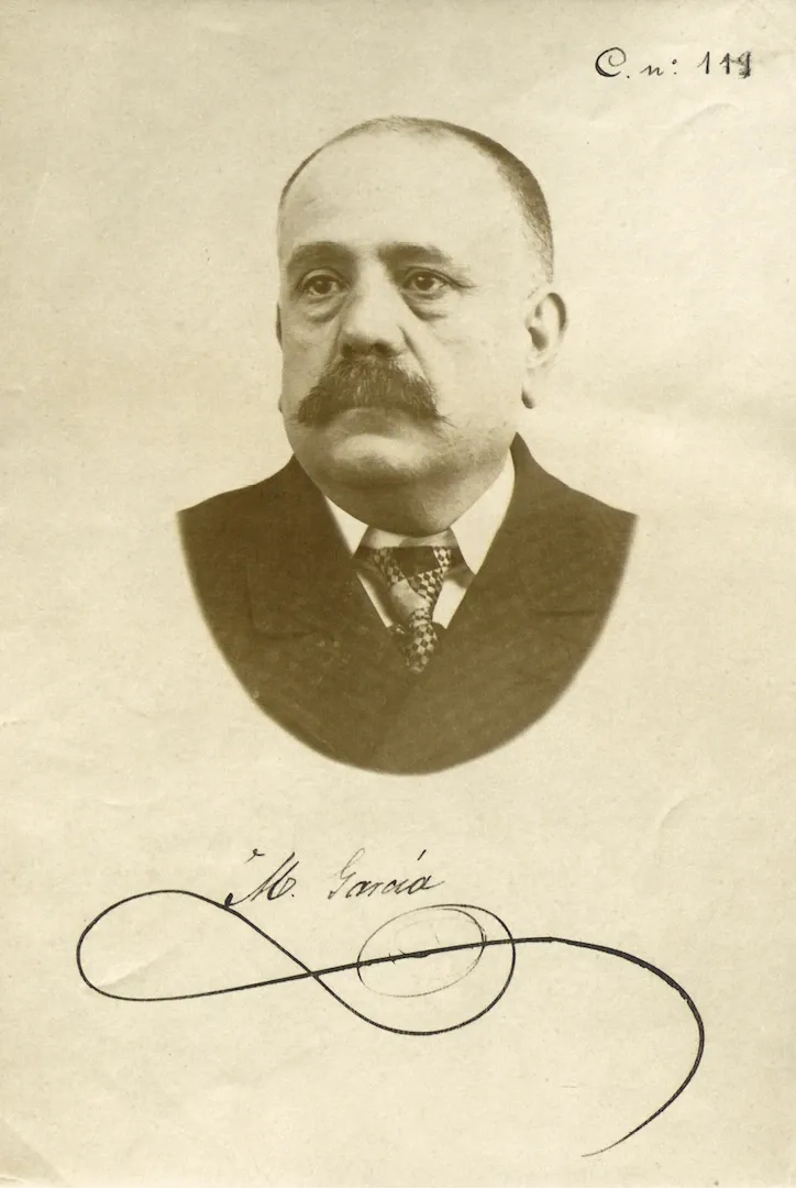 Maximiano García García. Encargado del taller de numeración de la Fábrica de Billetes. Sede de Madrid. Entre 1905 y 1907. Fotógrafo (probable): José Irigoyen Zabaleta. Positivo. Plata en gelatina. N.º inv. 6346.