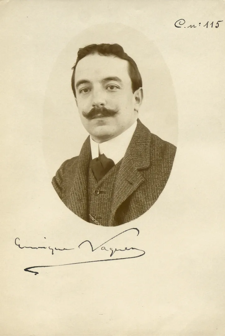 Enrique Vaquer Atencia. Grabador segundo de la Fábrica de Billetes. Sede de Madrid. Entre 1905 y 1907. Fotógrafo (probable): José Irigoyen Zabaleta. Positivo. Plata en gelatina. N.º inv. 6360.