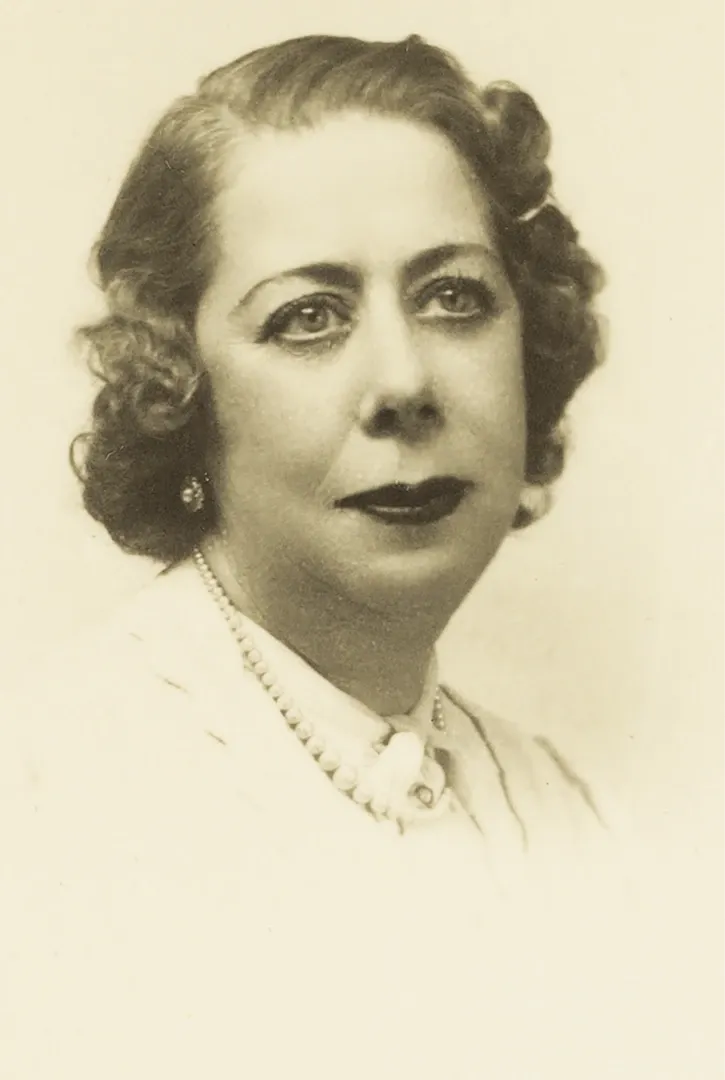 Ana María Sanz Ramírez de Verger. Auxiliar femenina amovible. Sede de Madrid. Ca. 1938. Fotógrafo: Foto Marí. Positivo. Plata en gelatina. N.º inv. 7163.