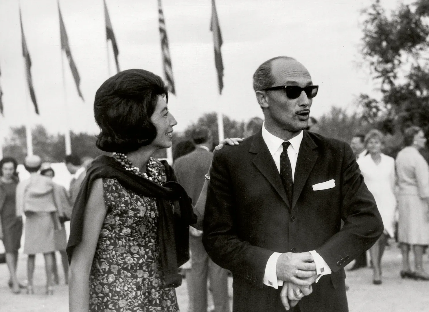 XIII Conferencia Monetaria de la American Bankers Association, celebrada en España entre el 23 y el 27 de mayo de 1966. Fiesta campera ofrecida por la banca española en la finca Castillo de Higares, en Mocejón (Toledo). Francisco Jiménez Torres, subgobernador 3.º. 23 de mayo de 1966. Fotógrafo: Manuel Aumente Menéndez. Positivo. Plata en gelatina.