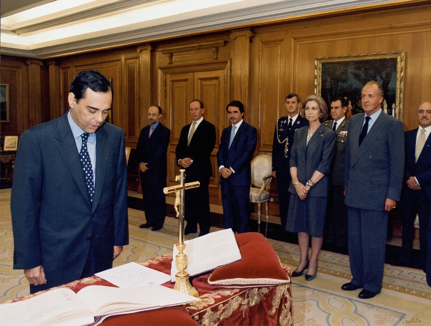 Jura de Jaime Caruana como gobernador del Banco de España. Palacio de la Zarzuela. 2000. Fotógrafo: Antonio García Dalda. Copia cromógena.